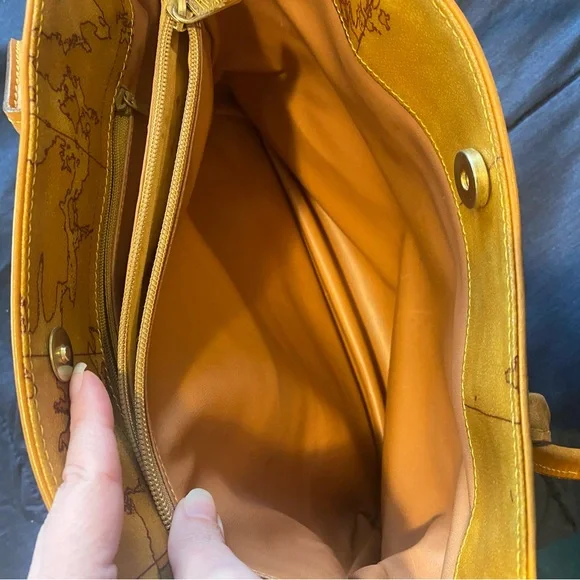 Alviero Martini- Excellent Condition Tan and Brown Leather Tote with Map Design - Picture 11 of 11